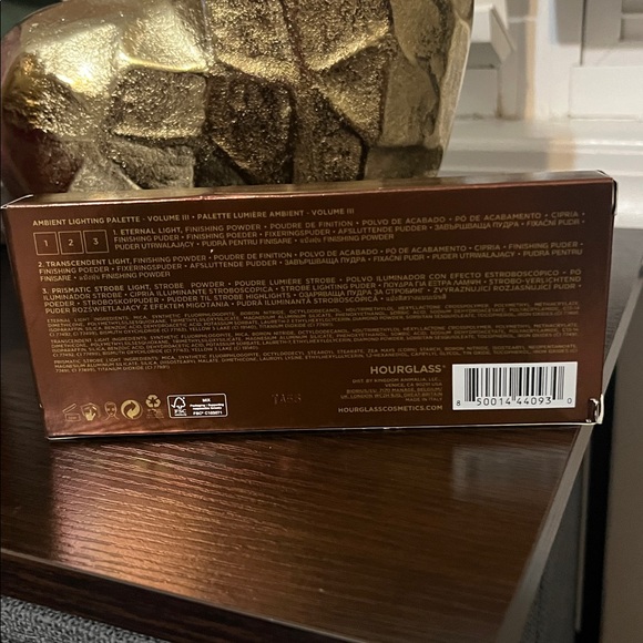 Hourglass Ambient Lighting Palette Volume lll - Picture 2 of 2